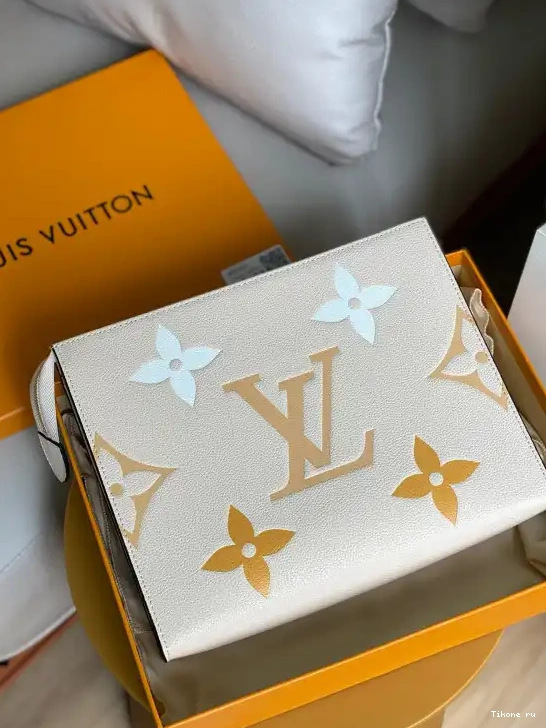 Affordable VUITTON LOUIS 26 POUCH TOILETRY 0509